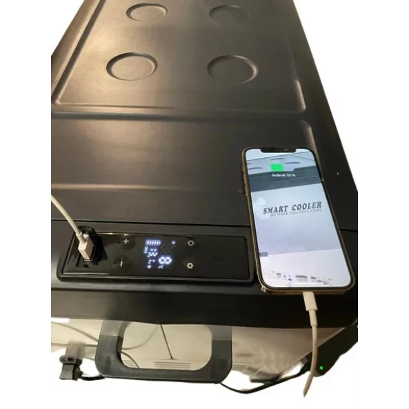 FRIGIDER AUTO CU COMPRESOR SMART COOLER 75L , 12/24/220V, CU DISPLAY LCD SI BLUETOOTH, TRANSFORMATOR 220V INCLUS, TAXA VERDE INCLUSA