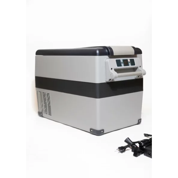 FRIGIDER AUTO CU COMPRESOR SMART COOLER CF45 , 12/24/220V, CU DISPLAY LCD SI BLUETOOTH, TRANSFORMATOR 220V INCLUS, TAXA VERDE INCLUSA