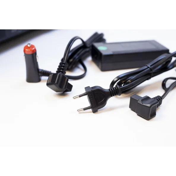 FRIGIDER AUTO CU COMPRESOR SMART COOLER, CU BLUETOOTH, ROȚI SI ZONA DUBLA DE RACIRE, CAPACITATE 55L, TRANSFORMATOR 220V INCLUS, TAXA VERDE INCLUSA