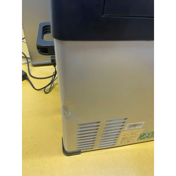 PRODUS RESIGILAT! FRIGIDER AUTO CU COMPRESOR SMART COOLER 40L , 12/24/220V, CU DISPLAY LCD SI BLUETOOTH