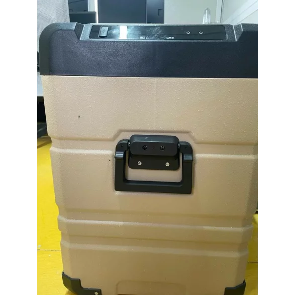 PRODUS RESIGILAT! FRIGIDER AUTO CU COMPRESOR SMART COOLER 55L, CU ZONA DUBLA DE RACIRE, 12/24/220V, CU DISPLAY LCD SI BLUETOOTH