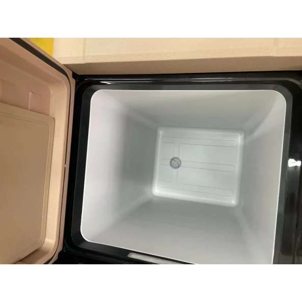 PRODUS RESIGILAT! FRIGIDER AUTO CU COMPRESOR SMART COOLER 55L, CU ZONA DUBLA DE RACIRE, 12/24/220V, CU DISPLAY LCD SI BLUETOOTH