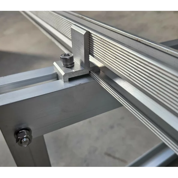 Triunghi de montaj din aluminiu pentru panouri fotovoltaice L1400 ,unghi de 15 grade